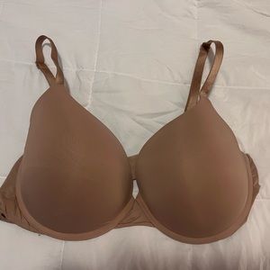 VICTORIA’S SECRET 40D NUDE BRA